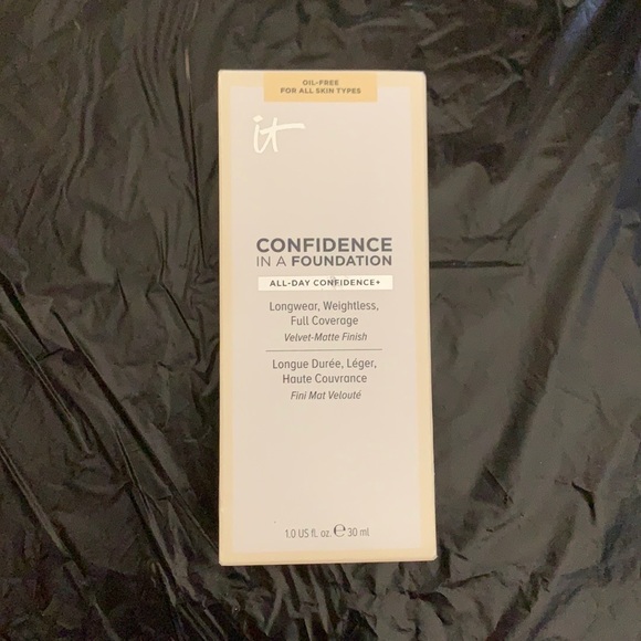 NIB It Confidence in a Foundation #415 Rich Sand - Picture 2 of 3